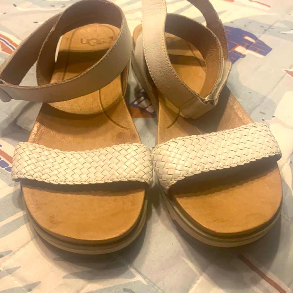 Ugg sandal